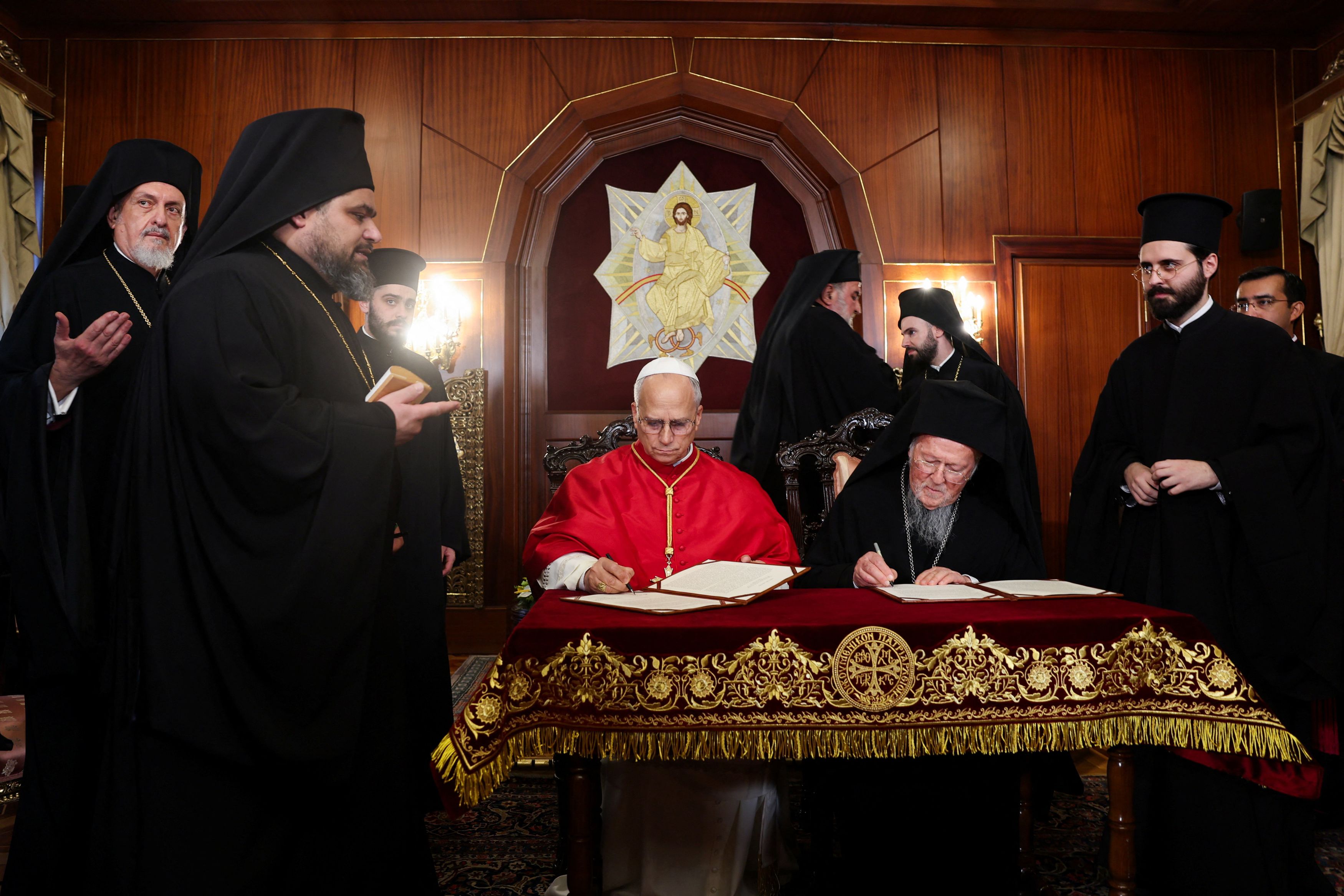 Πάπας Λέων ΙΔ’: Υπεγράφη η κοινή δήλωση Πατριάρχη και Πάπα στο Φανάρι