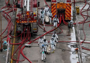 Χονγκ Κονγκ: Στους 146 οι νεκροί από την πυρκαγιά στους ουρανοξύστες – Δεκάδες ακόμη αγνοούνται