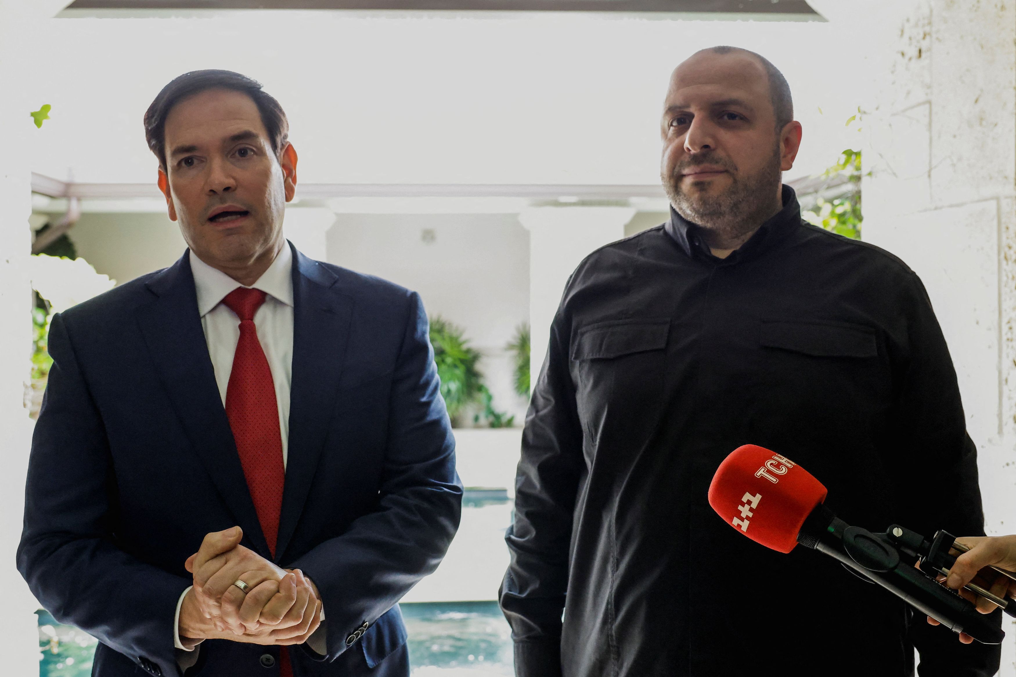 Σκληρές διαπραγματεύσεις στη Φλόριντα μεταξύ Αμερικανών και Ουκρανών – Αναχωρεί για Μόσχα ο Γουίτκοφ