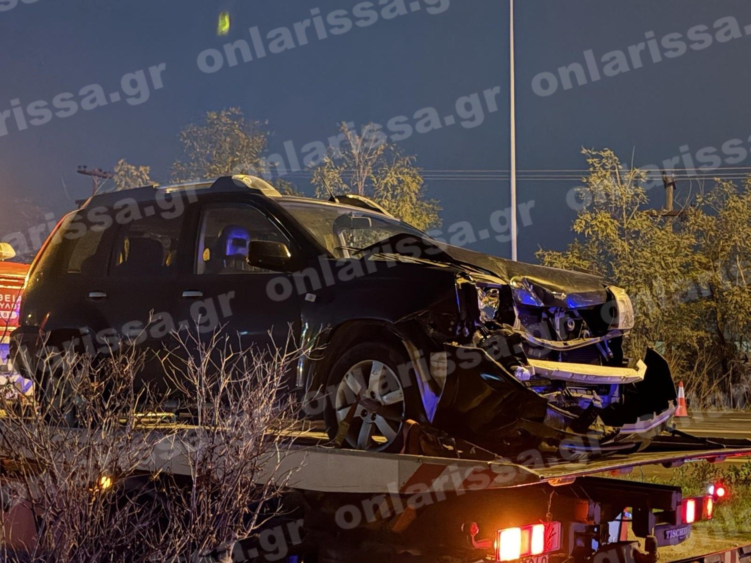 Μετωπική σύγκρουση οχημάτων στη Λάρισα με τέσσερις τραυματίες