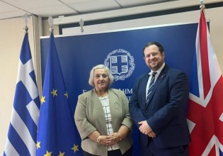 ΥΠΕΞ: Με τον υφυπουργό Εξωτερικών του Ηνωμένου Βασιλείου συναντήθηκε η Αλεξάνδρα Παπαδοπούλου – Τι συζήτησαν