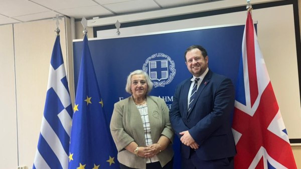 ΥΠΕΞ: Με τον υφυπουργό Εξωτερικών του Ηνωμένου Βασιλείου συναντήθηκε η Αλεξάνδρα Παπαδοπούλου – Τι συζήτησαν