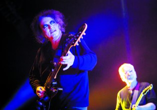 The Cure: Πέντε δεκαετίες αυθεντικών σκοτεινών ήχων