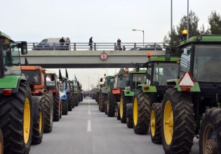 Αντιμέτωπη με τα τρακτέρ η κυβέρνηση ψάχνει αναχώματα – Δεν πείθονται οι αγρότες