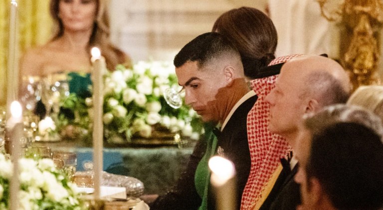 Ο Ρονάλντο, ο Μπιν Σαλμάν και ο Τραμπ: Όταν το ποδόσφαιρο συναντά τη γεωπολιτική