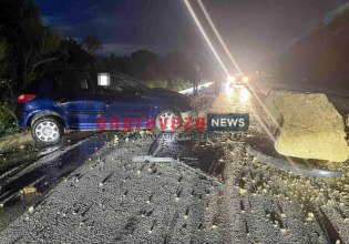 Πρέβεζα: Κατολίσθηση βράχων προκάλεσε διπλή σύγκρουση οχημάτων
