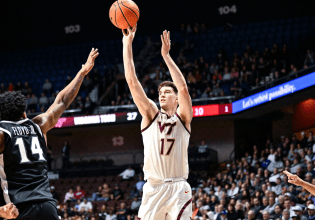 Φοβερός Αβδάλας: Έβαλε 33 πόντους στη νίκη του Βιρτζίνια Τεκ επί του Πρόβιντενς με 107-101 (vid)