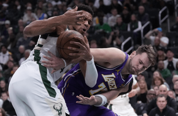 Μπακς – Λέικερς 95-119: Εύκολη νίκη των «Λιμνάνθρωπων» με 40άρη Ντόντσιτς