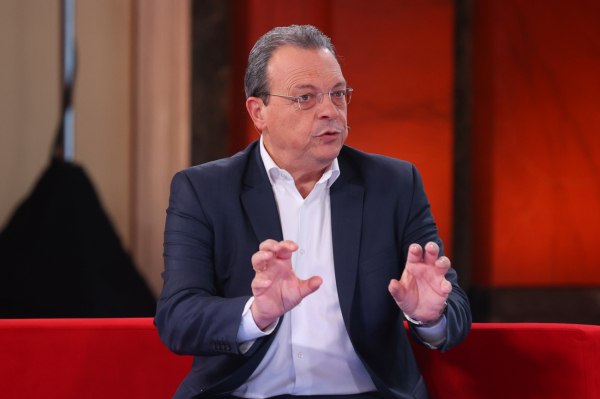 Φάμελλος: Φυγάς ο Μητσοτάκης, το έσκασε από την πίσω πόρτα στην Αλεξανδρούπολη για να αποφύγει τους αγρότες