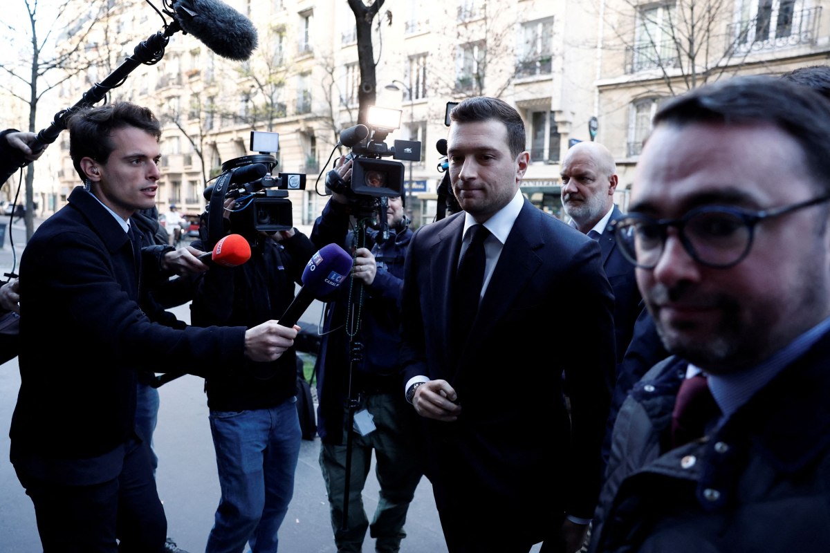 Γαλλία: Φαβορί η ακροδεξιά με τον Μπαρντελά στις προεδρικές εκλογές 2027, σύμφωνα με δημοσκόπηση