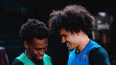 Τι Τζέι Σορτς, η… επιστροφή: Η θερμή υποδοχή των παικτών της Παρί (vid)