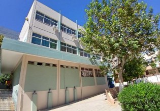 «Όταν χάνεται ένα παιδί, τα λόγια γίνονται φτωχά», ανέφερε η υπουργός Παιδείας για τον θάνατο της 13χρονης