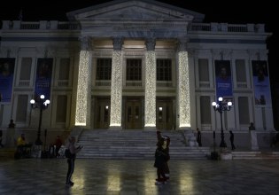 Πειραιάς: Το εορταστικό ωράριο λειτουργίας των καταστημάτων – Ξεκινά στις 11 Δεκεμβρίου