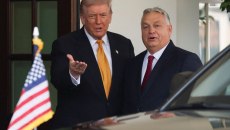 «Να σέβεστε τον Όρμπαν»: Αυστηρό μήνυμα Τραμπ στην ΕΕ μετά τη συνάντησή του με τον Ούγγρο πρόεδρο