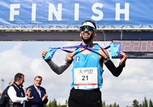 Ο Παναγιώτης Καραΐσκος κατέκτησε την πρώτη θέση στον 42ο Αυθεντικό Μαραθώνιο της Αθήνας! (vid)
