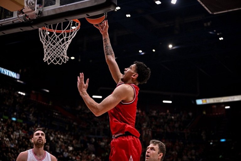 Η «ανακάλυψη» του Μεσίνα: Ποιος είναι ο Κουίν Έλις που «πλήγωσε» τον Ολυμπιακό (vids)