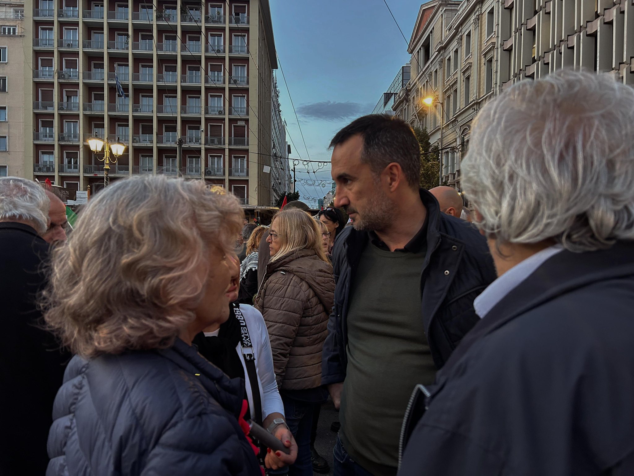 Χαρίτσης: Σήμερα που ο φασισμός επελαύνει, το μήνυμα του Πολυτεχνείου είναι ανατριχιαστικά επίκαιρο