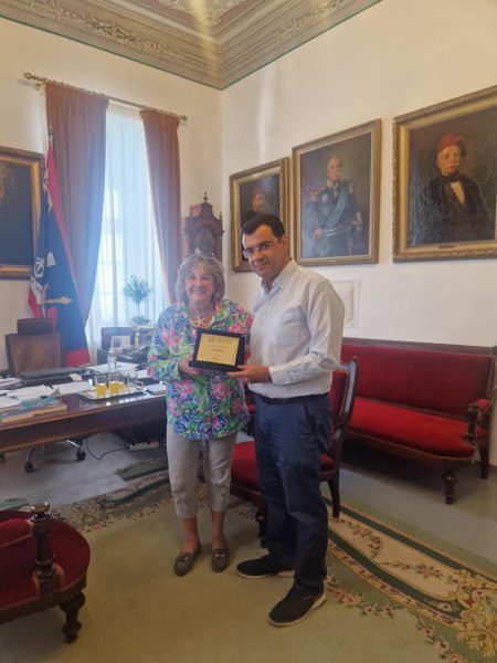 Μια επίσημη τιμή που ταξίδεψε πέρα από τον Ατλαντικό