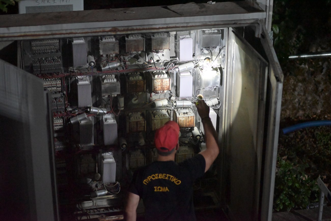 Προβλήματα στην ηλεκτροδότηση λόγω της κακοκαιρίας σε Σπάτα, Πικέρμι και Παιανία
