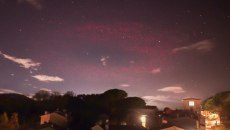 Τι είναι αυτός ο πελώριος κόκκινος δακτύλιος πάνω από την Ιταλία;