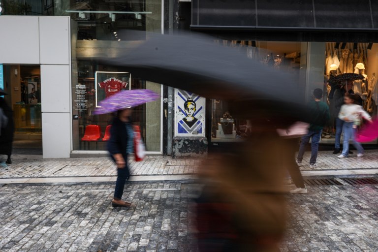 Καιρός: Βροχές και καταιγίδες την Τετάρτη – Καμπανάκι για 5 περιοχές