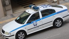 Θεσσαλονίκη: Επιτέθηκε σε αστυνομικό κατά τη διάρκεια ελέγχου – Τον χτυπούσε ενώ ήταν στο έδαφος