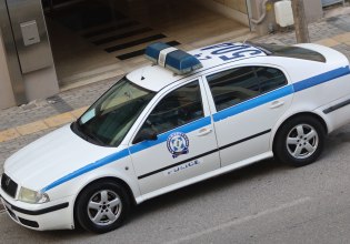 Θεσσαλονίκη: Επιτέθηκε σε αστυνομικό κατά τη διάρκεια ελέγχου – Τον χτυπούσε ενώ ήταν στο έδαφος