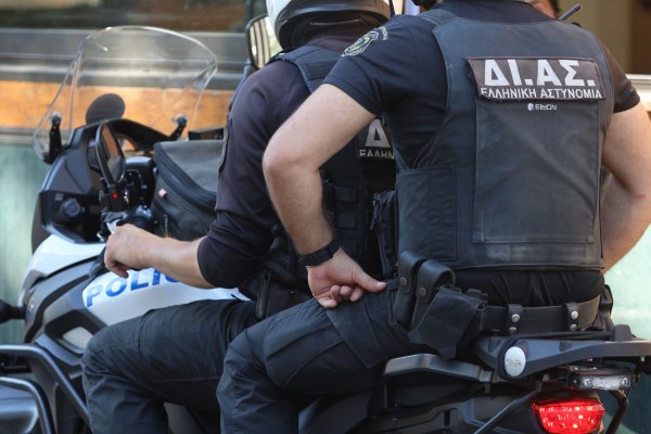 Θεσσαλονίκη: Βίντεο από τους ελέγχους της ΕΛΑΣ σε οικισμό Ρομά