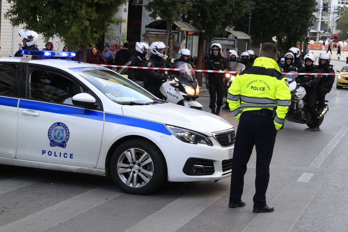 Πολυτεχνείο: Σε αστυνομικό κλοιό η Αθήνα, προληπτικοί έλεγχοι και  Περισσότεροι από 5.000 αστυνομικοί στους δρόμους