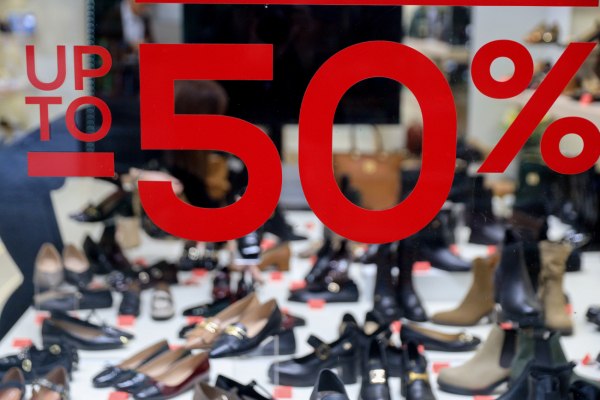 Τέσσερις Κυριακές ανοιχτά τα μαγαζιά για τα Χριστούγεννα – Αυτές είναι οι ημερομηνίες