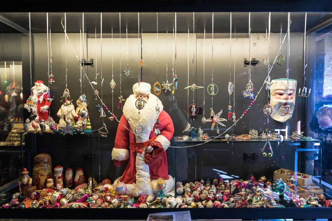 Η φρενίτιδα των… πρόωρων Χριστουγέννων