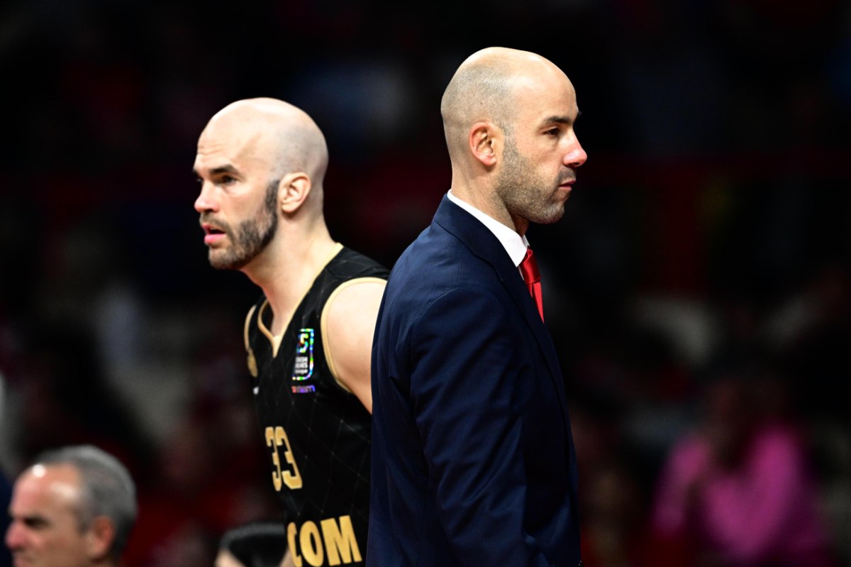 Ο Καλάθης βάζει τρίποντο και… καρφώνει το βλέμμα στον Σπανούλη (vid)