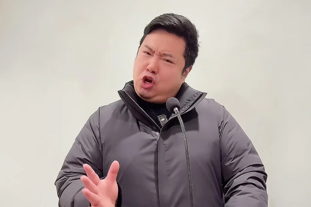 Γνωρίστε τον «Κινέζο Τραμπ» που κατακτά το social media – Συγκέντρωσε εκατομμύρια προβολές από ένα… στοίχημα