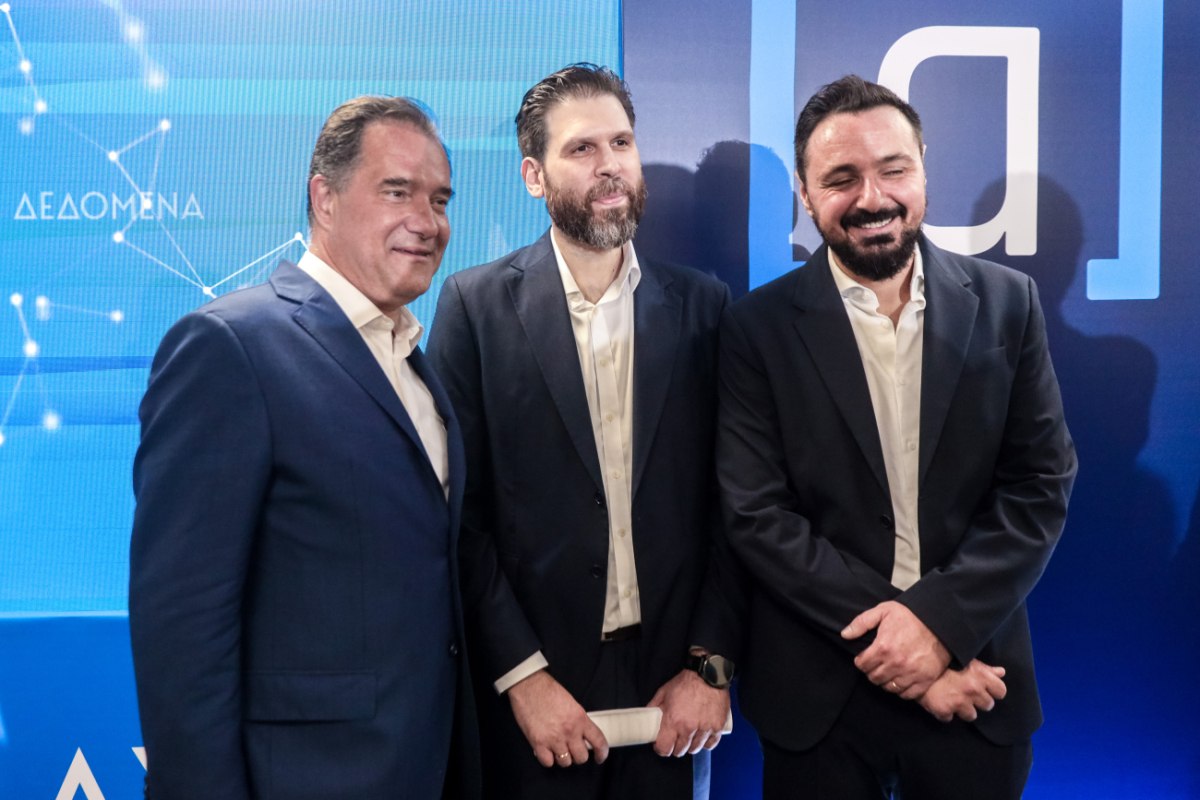 Σύνεδροι οι «απλοί ιδιώτες» της Ομάδας Αλήθειας στο συνέδριο της ΝΔ – Έκθετο το Μαξίμου