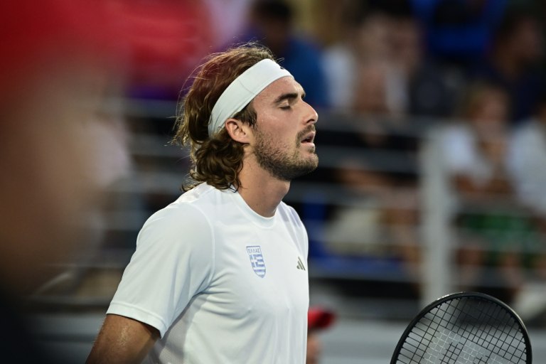 «Δεν οδηγούσε ο Τσιτσιπάς» – Τι υποστηρίζει ο δικηγόρος του Έλληνα τενίστα