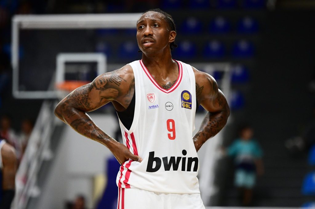 Η εντυπωσιακή εμφάνιση του Σέιμπεν Λι και το career high του με τον Ολυμπιακό (vids)