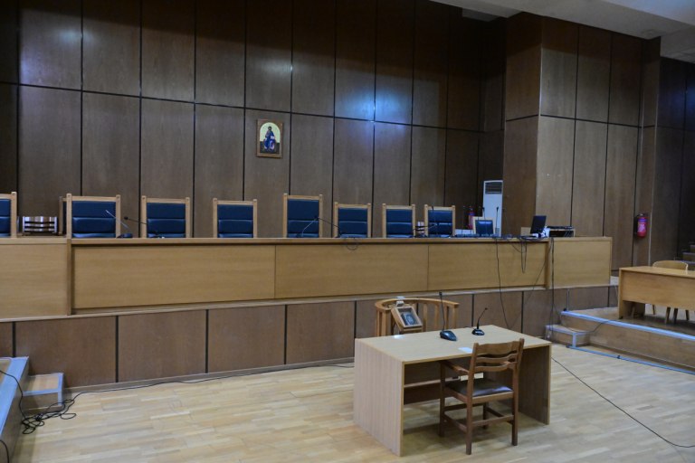 Καθηγητής ΤΕΙ έστελνε σε συγκεκριμένο φροντιστήριο μαθητές για να τους περάσει – Καταδικάστηκε σε 8 χρόνια φυλακή