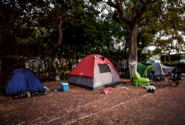 Φοινικούντα: «Δεν πιστεύω ότι είχε λόγους να φοβάται» – Τι λέει ο κουμπάρος του 68χρονου ιδιοκτήτη του κάμπινγκ