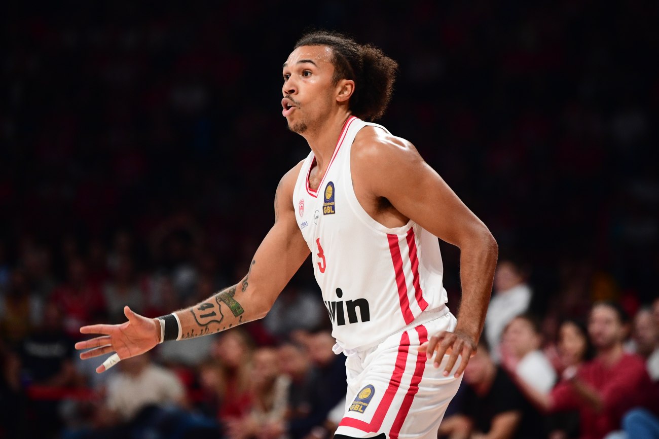 Γουόρντ: «Θα είμαστε δίπλα στον Έβανς»