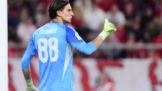 Ολυμπιακός και Εθνική ευχήθηκαν στον Τζολάκη (pics)