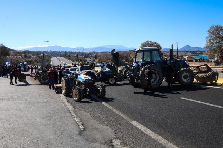 Βορίζια: Φεύγουν από τα μπλόκα οι αγρότες και οι κτηνοτρόφοι μετά το μακελειό