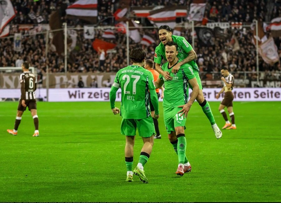 Bundesliga: «Σεφτέ» η Γκλάντμπαχ με «4άρα» (0-4) – Άνετα η Λειψία τη Στουτγκάρδη (3-1)