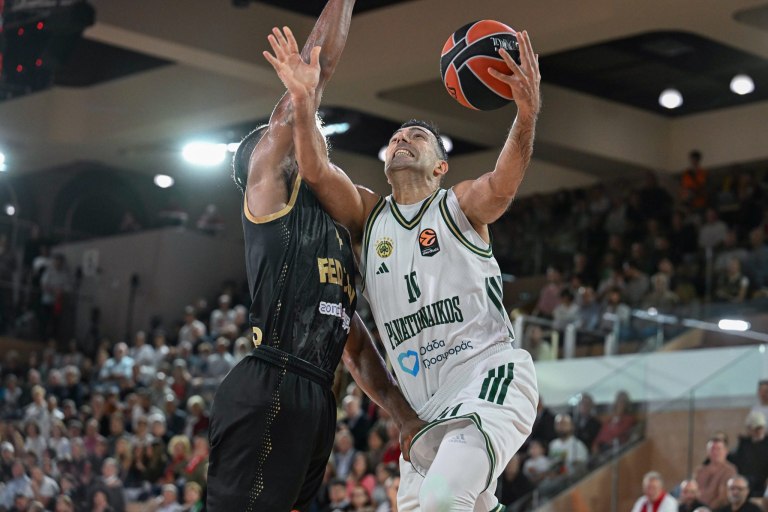 Ο Σλούκας υπέγραψε νέο συμβόλαιο, μέχρι το 2027, με τον Παναθηναϊκό