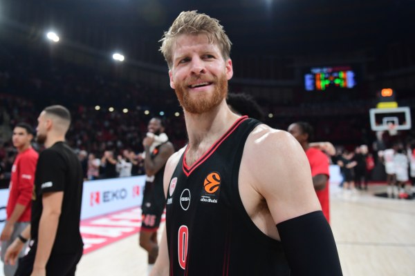 Η παρακάμερα της ΚΑΕ Ολυμπιακός από τη νίκη επί της Χάποελ Τελ Αβίβ (vid)