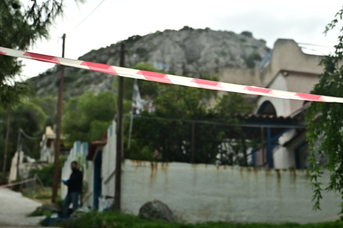 Ληστεία μετά φόνου στη Σαλαμίνα: Ο εγγονός της 75χρονης που βρέθηκε νεκρή μιλά αποκλειστικά στο in