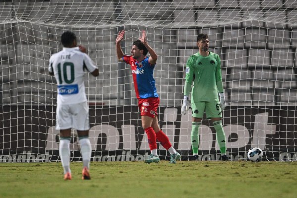 Ο Λάμπρου άνοιξε το σκορ για τον Βόλο κόντρα στον Παναθηναϊκό (vid)