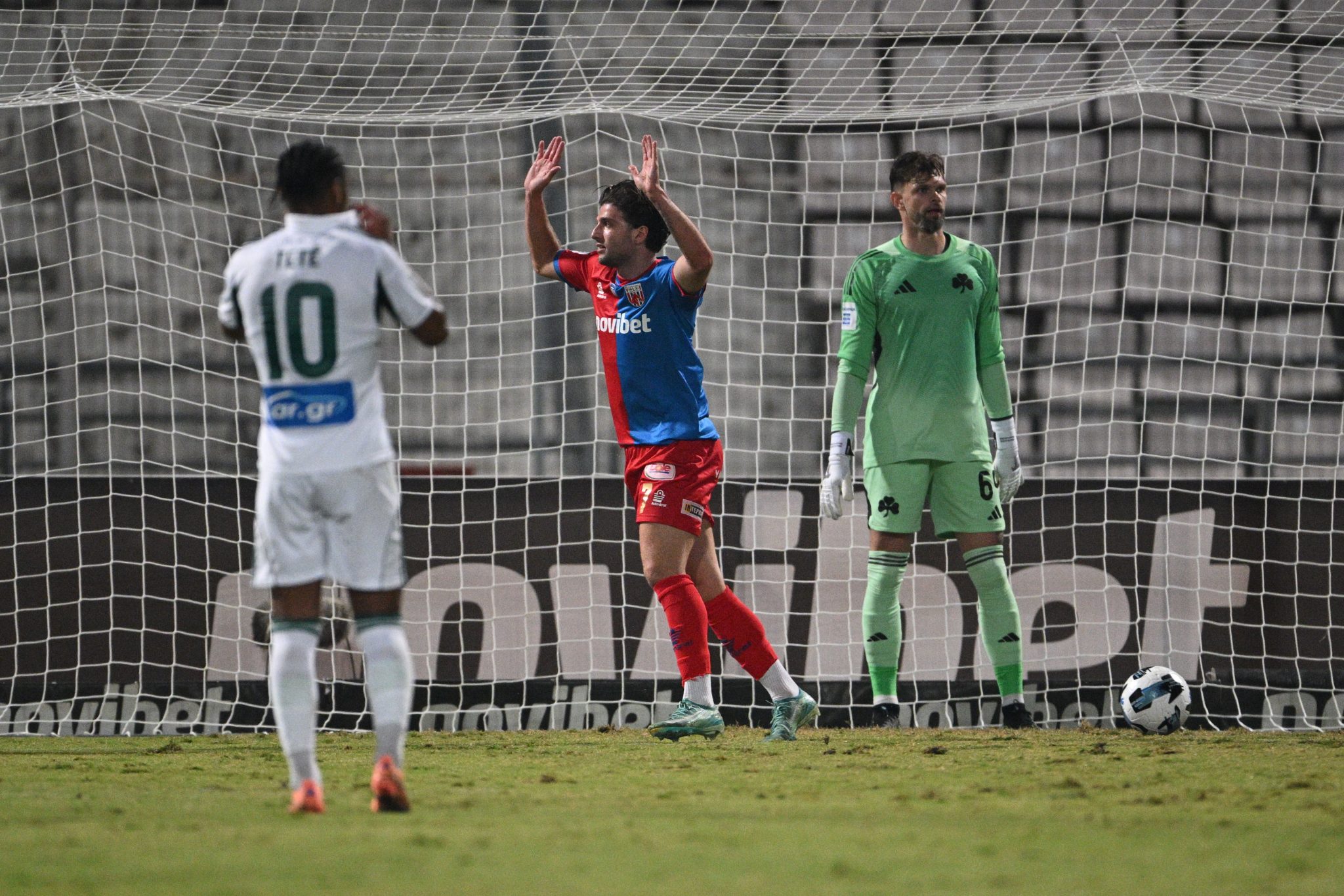 Ο Λάμπρου άνοιξε το σκορ για τον Βόλο κόντρα στον Παναθηναϊκό (1-0, vid)