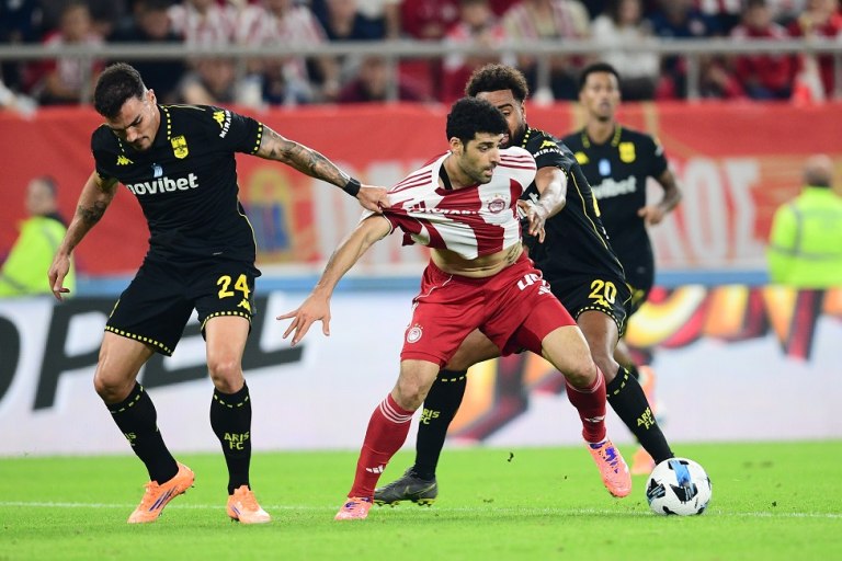 Ολυμπιακός – Άρης: Στον Σφιντέρσκι είχε δοθεί πέναλτι, στον Ταρέμι όχι…