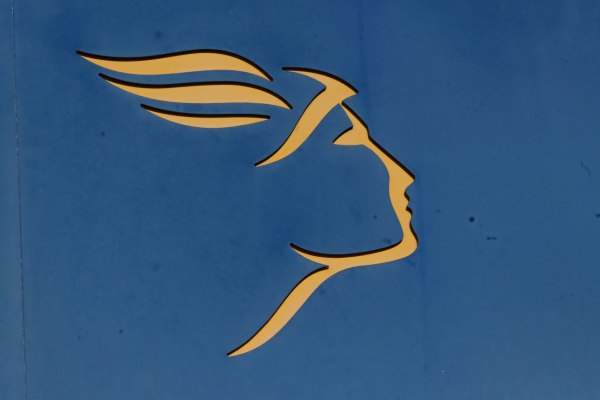 Υπερταμείο για ΕΛΤΑ: Παραδείγματα από τις μεταρρυθμίσεις στα ταχυδρομεία σε Βρετανία, Ελβετία, Ολλανδία και Ουγγαρία