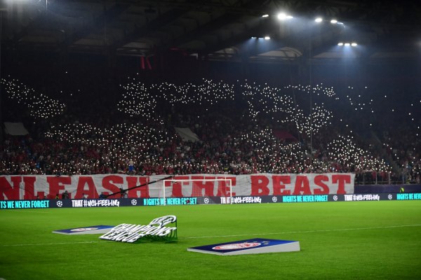 «Ηφαίστειο» το Καραϊσκάκη και φανταστικό κορεό από τους οπαδούς του Ολυμπιακού (vid, pics)